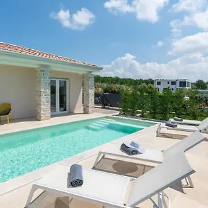 https://villa-audrey.in-istria.net