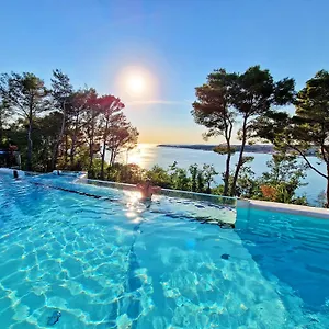 https://punto-blu-village-in-lanterna-premium-camping-resort.in-istria.net
